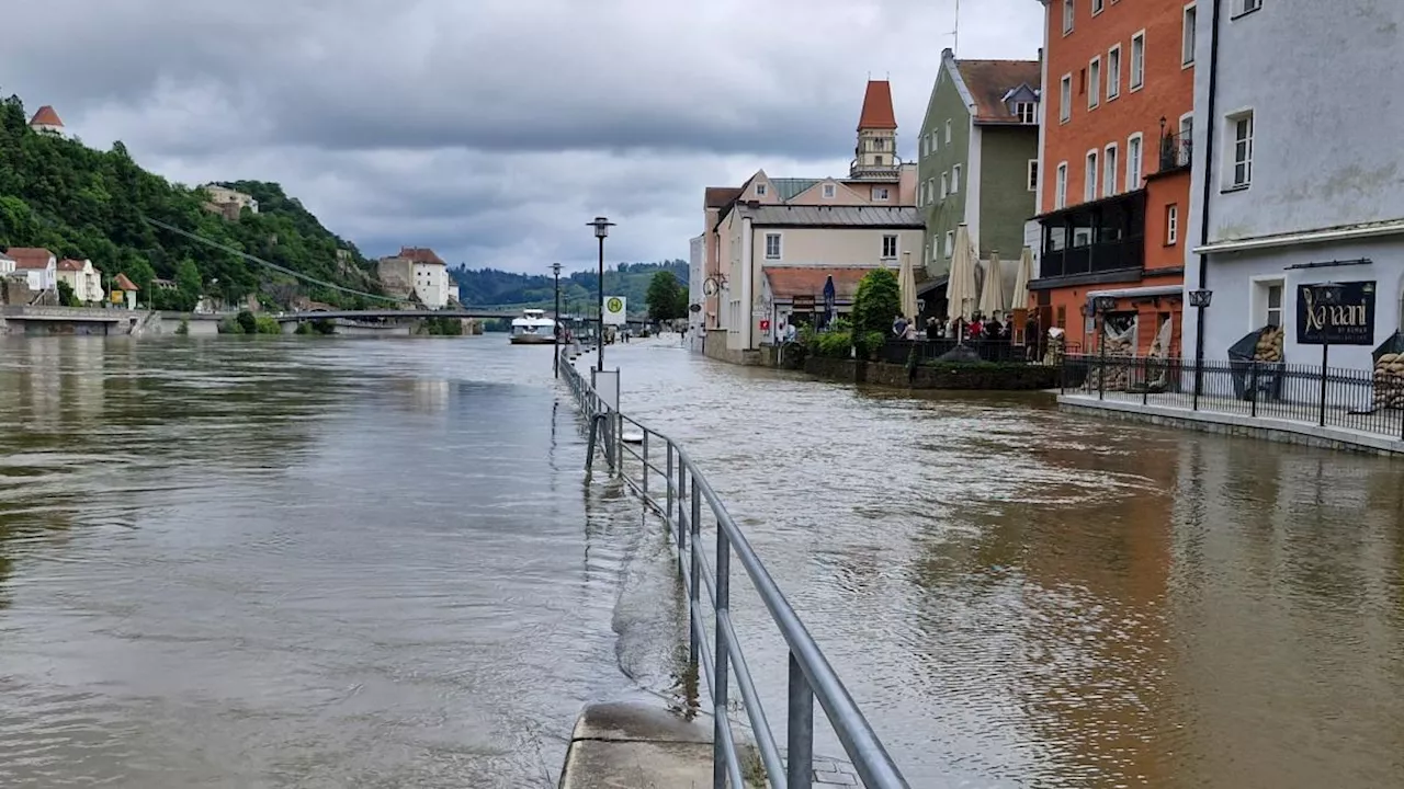 Lage in Passau verschärft sich: Donau überschreitet Neun-Meter-Marke