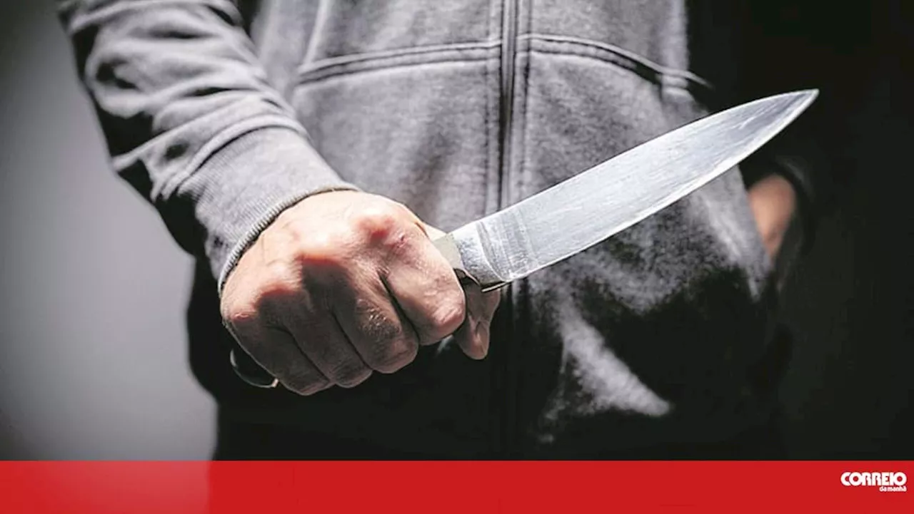 Homem sofre corte na mão a proteger crianças de agressor com faca em Lisboa