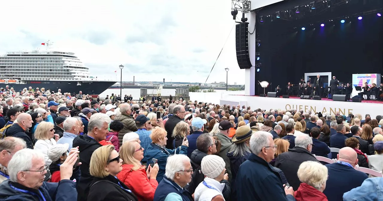 Crowd brought to tears by Andrea Bocelli's performance at Liverpool's Pier Head