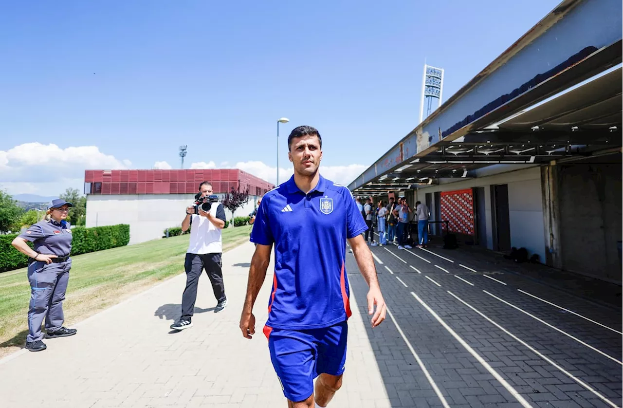 Rodri se pone la camiseta de líder de la selección española