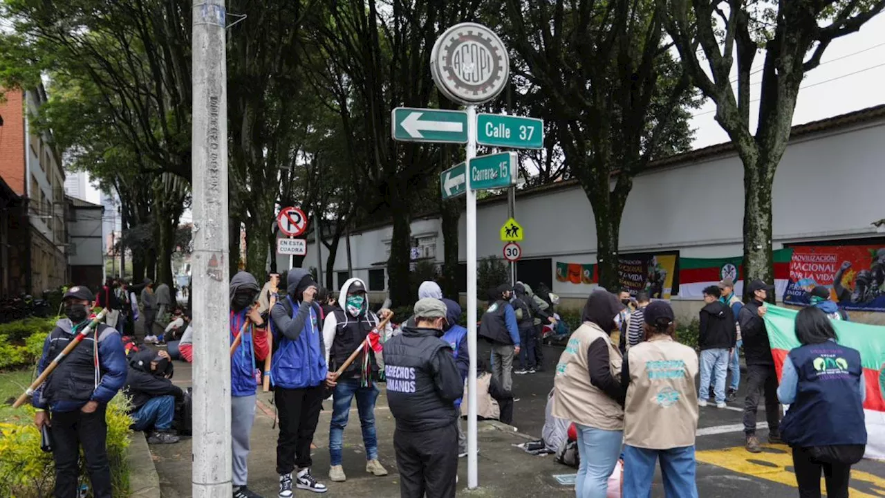 Indígenas se toman sede de la Nunciatura en Bogotá como 'refugio humanitario': hay unas 30 personas en el punto