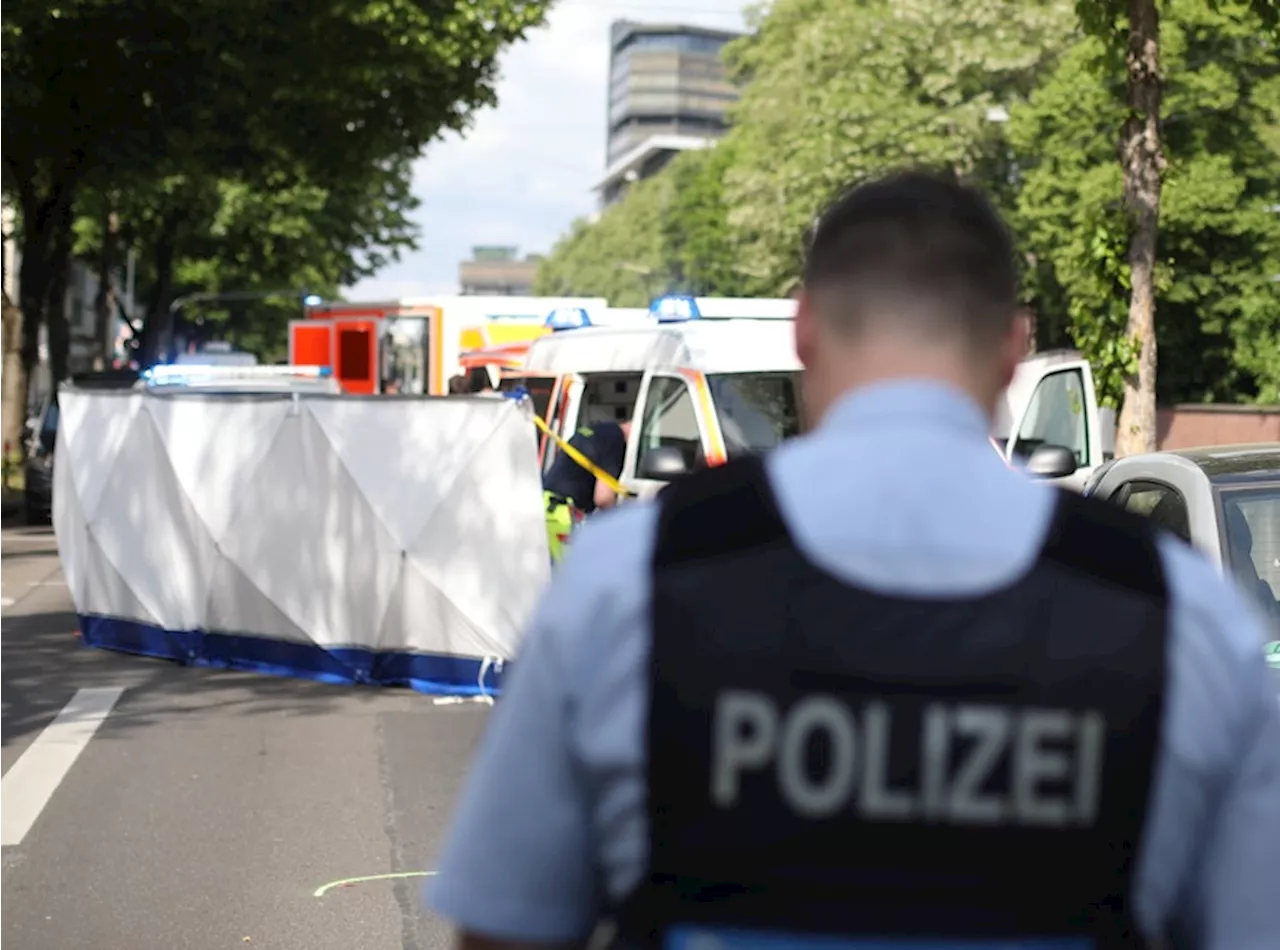 Tödlicher Unfall in Köln: Lastwagen erfasst Fußgänger