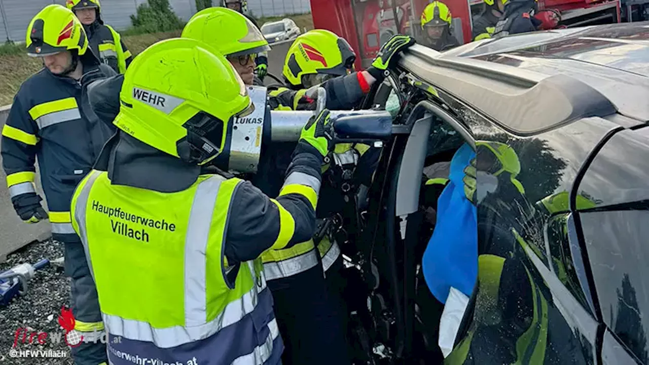 Ktn: Eingeklemmte Person nach Pkw-Unfall auf der A 2 bei Villach