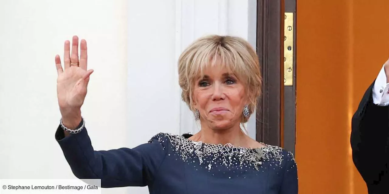 – Brigitte Macron sublime en petite robe bleue : elle s’inspire de Jackie Kennedy