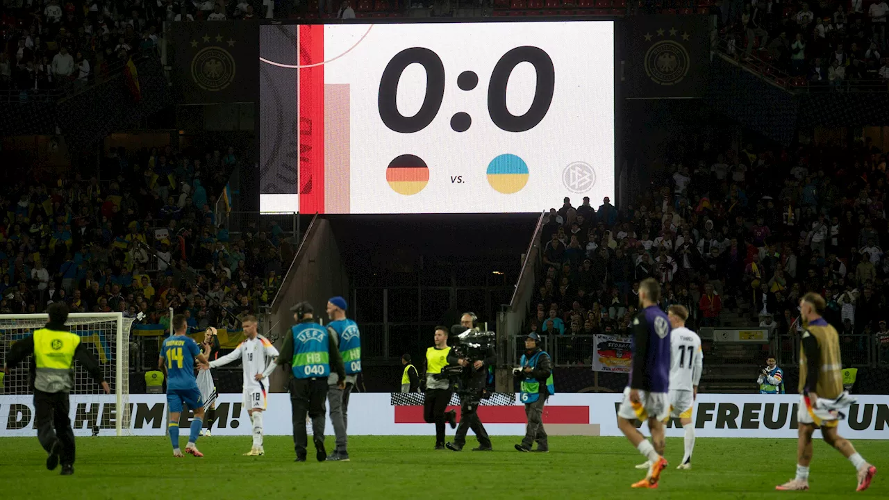 Fans durften Stadion nach DFB-Spiel nicht verlassen