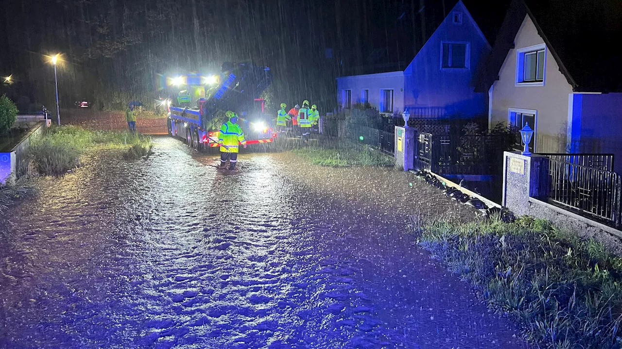 Hunderte Unwetter-Einsätze – Warnung vor Donau-Überlauf