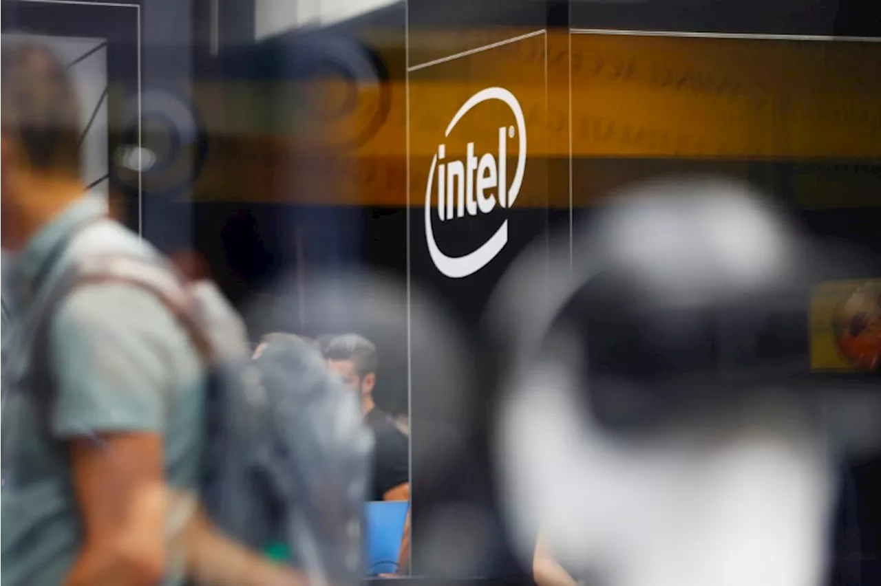 Intel battles AMD with new data center chips