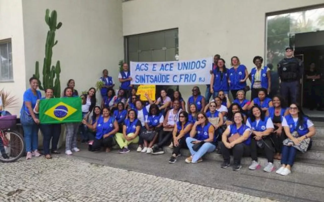 Agentes Comunitários de Saúde protestam na prefeitura de Cabo Frio