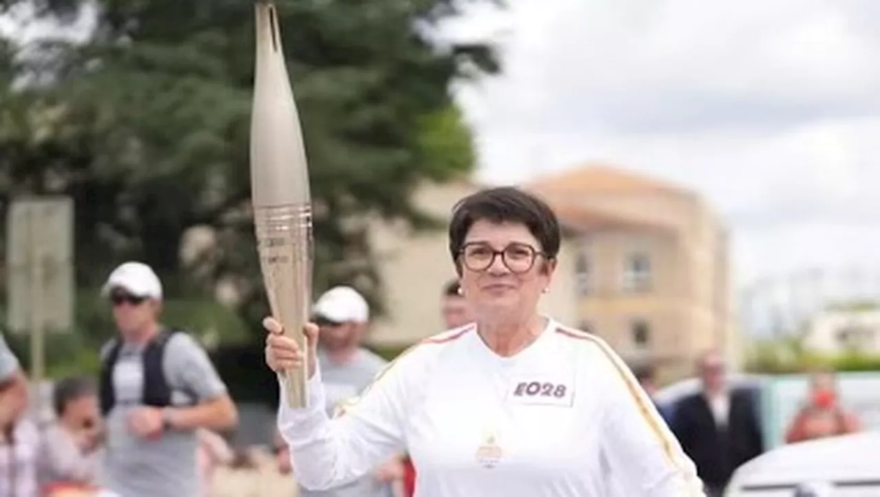 Saint-Lys. Françoise a porté la Flamme Olympique, pour son engagement à bout de bras