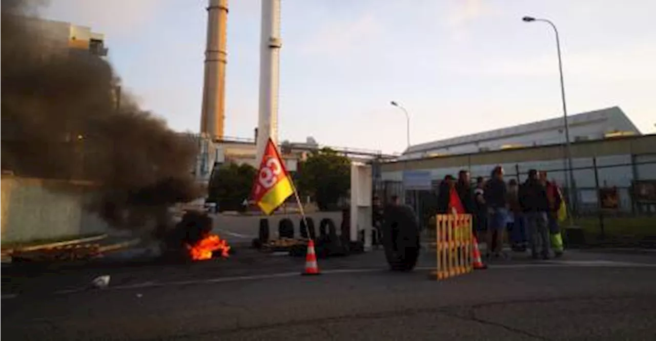 Les salariés occupent les accès de la centrale de Gardanne