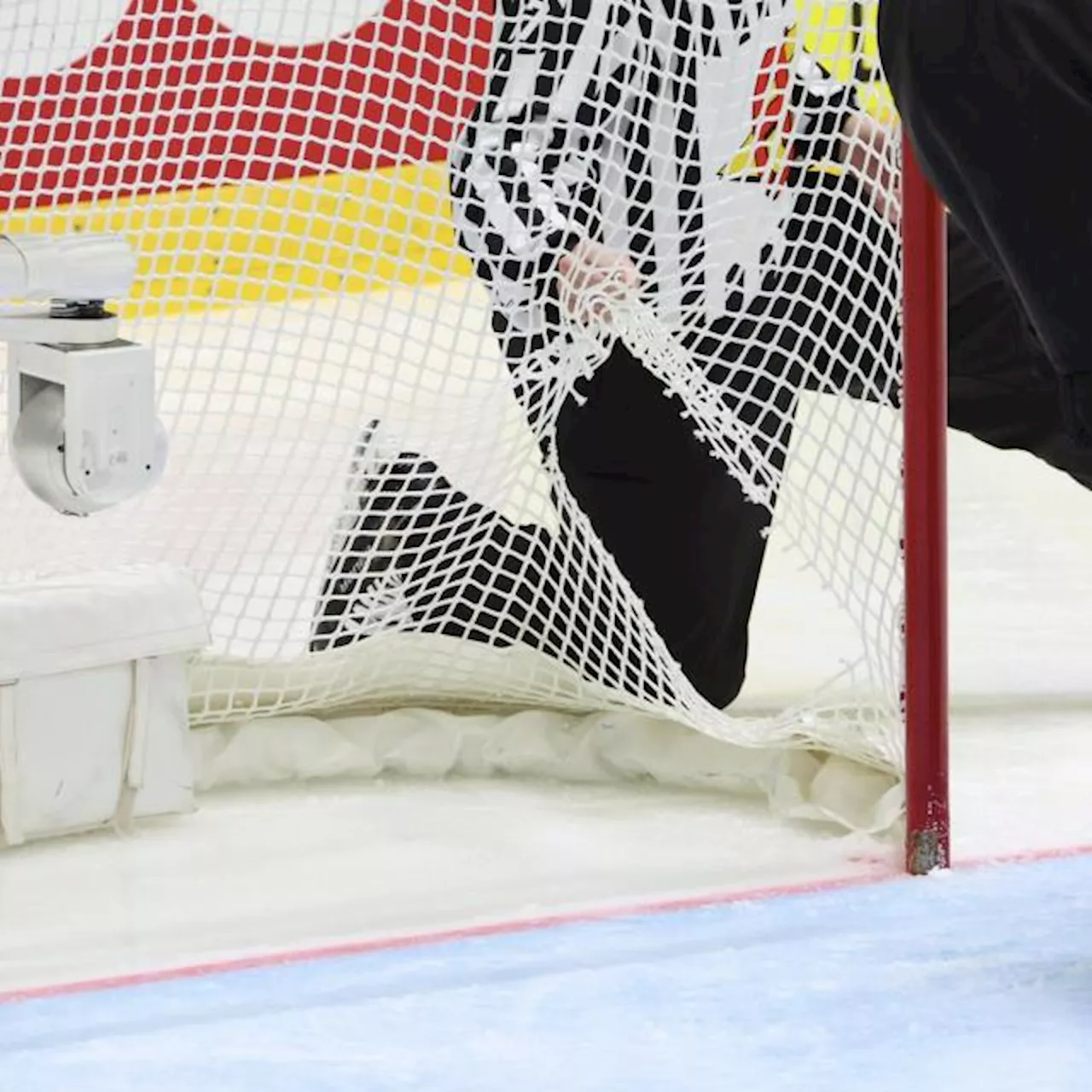 Le jeune gardien de but français Antoine Keller, drafté en NHL, signe à Lausanne