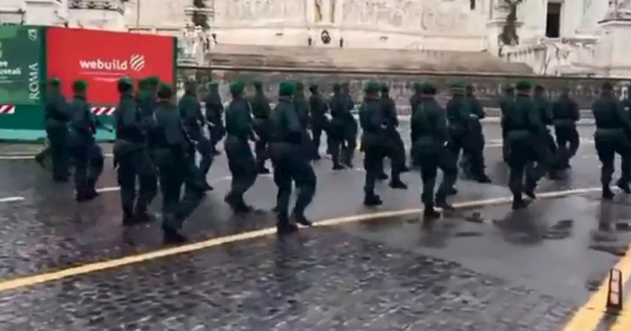 Decima Mas, la protesta della Marina: cosa fanno cadere davanti all&#039;Altare della Patria