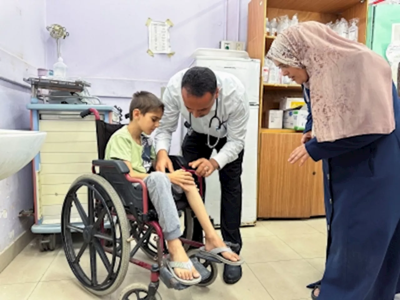 Closure of Gaza’s only route out leaves boy, 10, with no treatment for cancer