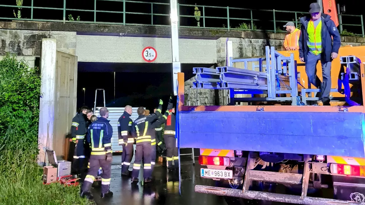 Hochwasser im Bezirk Melk - Krisenstab und Flutschutz-Aufbau