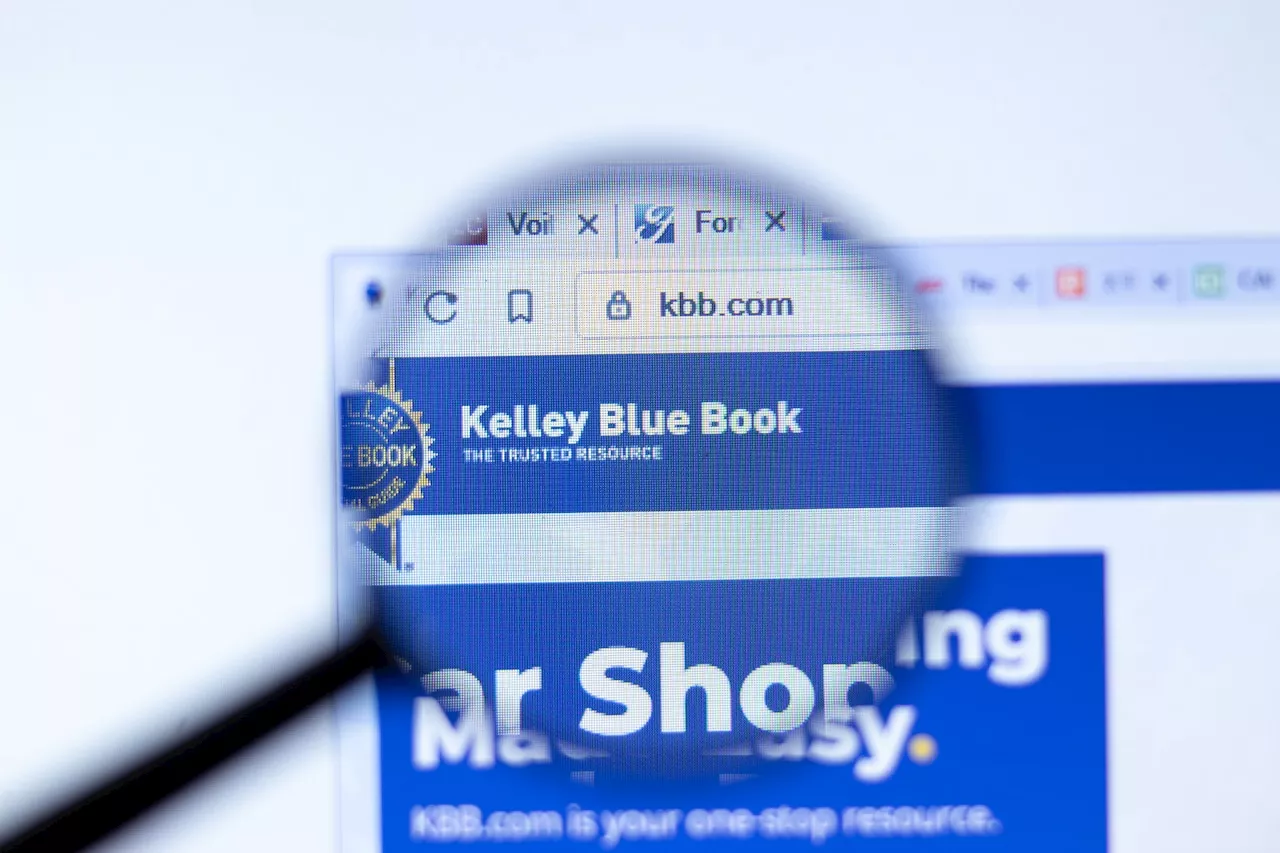 ‘True pioneer’ who made Kelley Blue Book an automotive bible has died