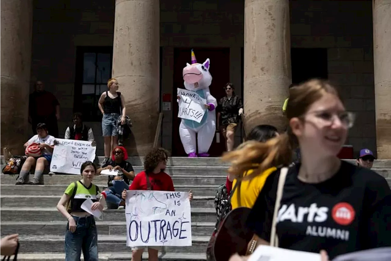 University of the Arts president Kerry Walk has resigned