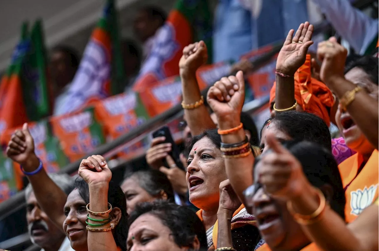 India vote count shows Modi alliance heading to majority but no landslide