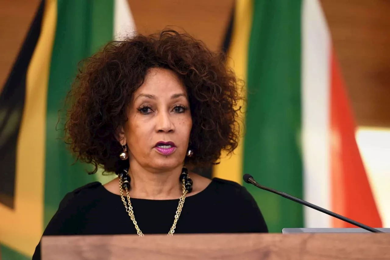 Sisulu calls on black parties to unite to prevent ANC-DA coalition