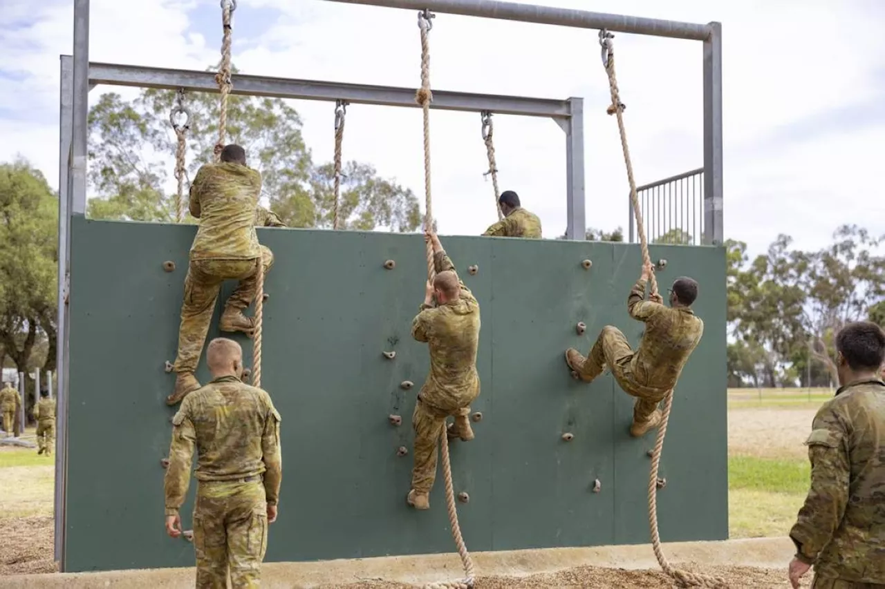 Australian military to recruit noncitizens