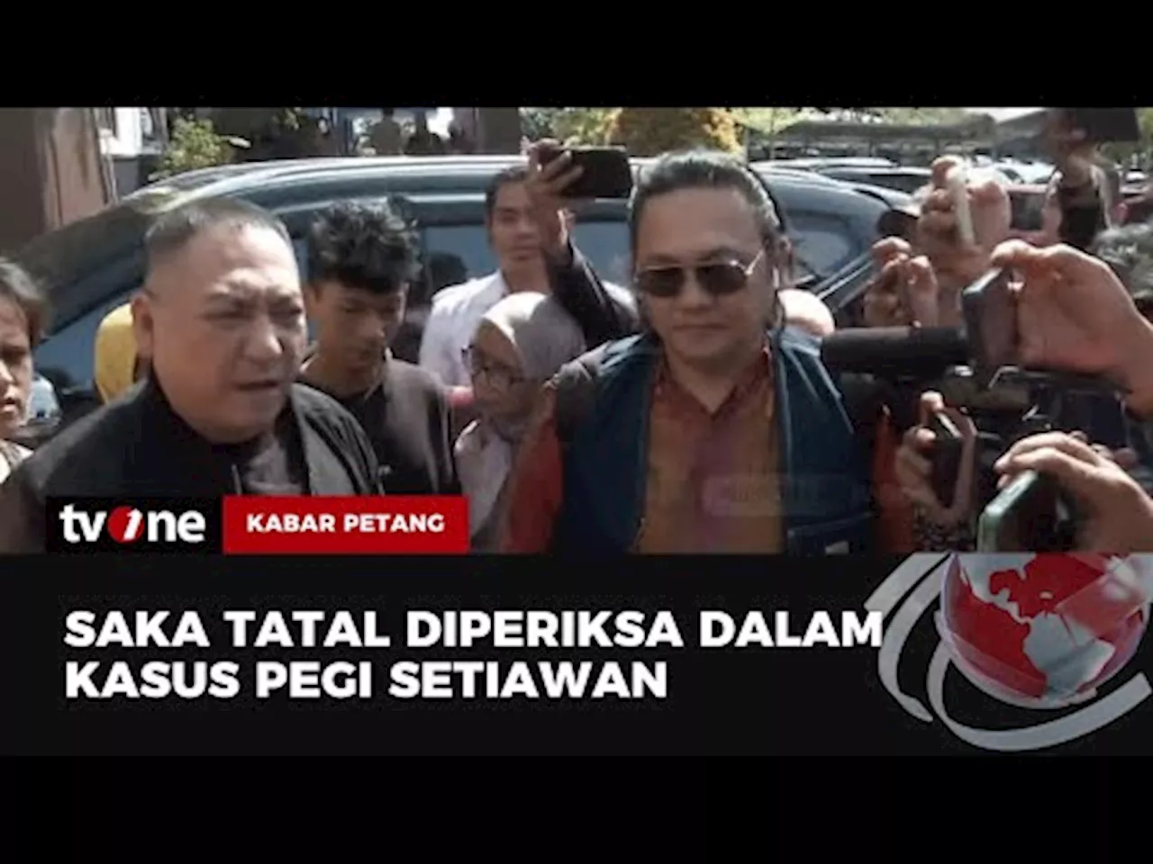 Saka Tatal Bersama Farhat Abbas Tiba di Polda Jabar untuk Memenuhi Panggilan