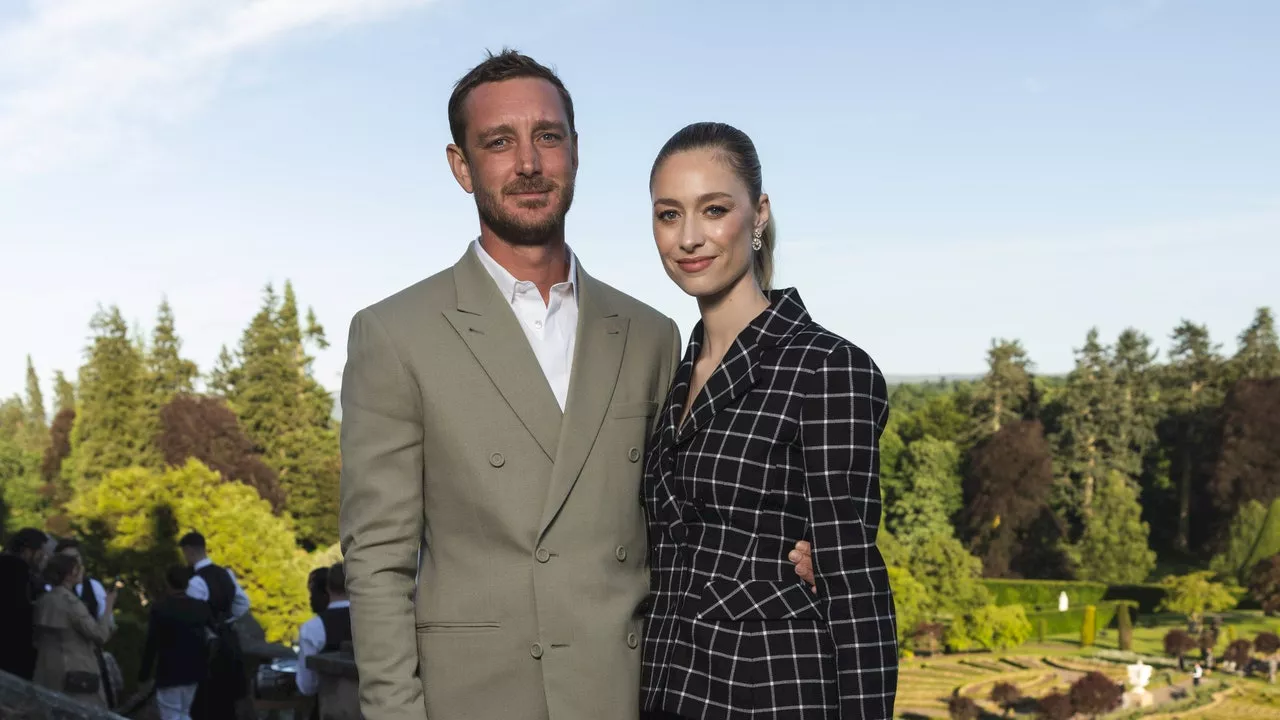 Beatrice Borromeo, la elegancia personificada con conjunto de cuadros y los zapatos de salón Slingback J’Adior