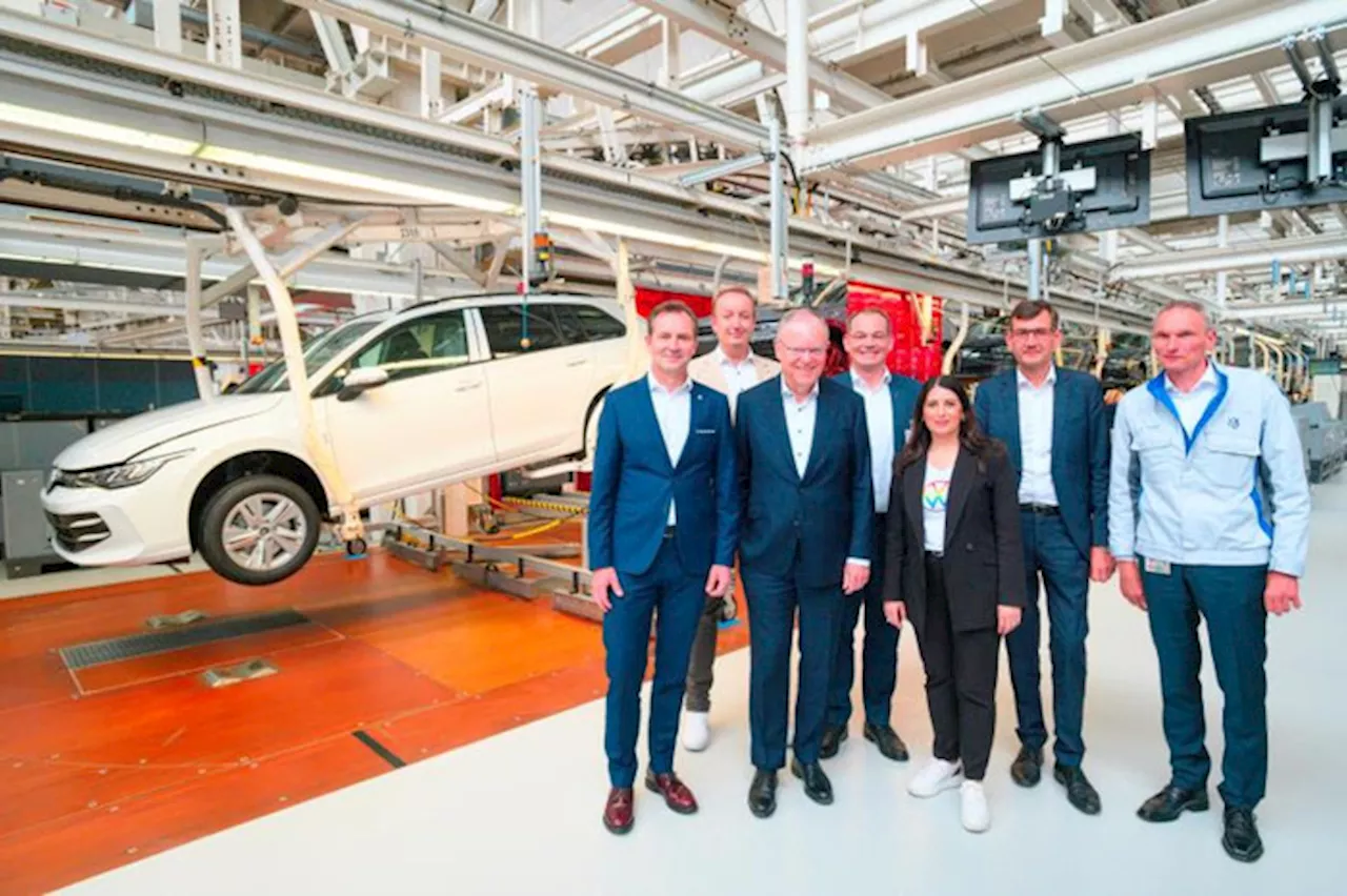 VW Golf, cerimonia a Wolfsburg per i 50 anni di produzione