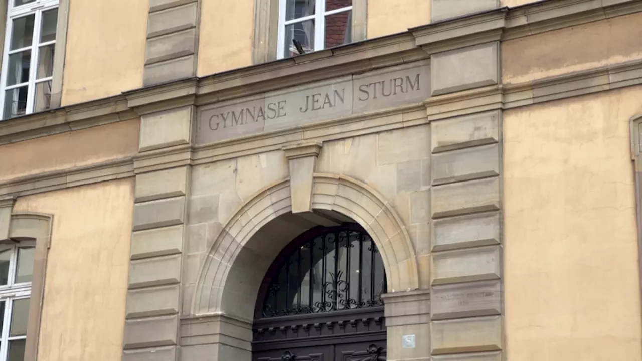 INFO BFM ALSACE. Strasbourg: une étoile de David et une croix gammée tracées sur le bureau d'un enseignant