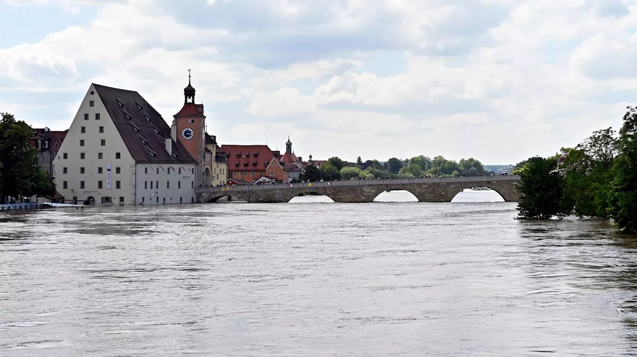 Hochwasser in Bayern: Überschwemmungen und Pegelstände im News-Ticker