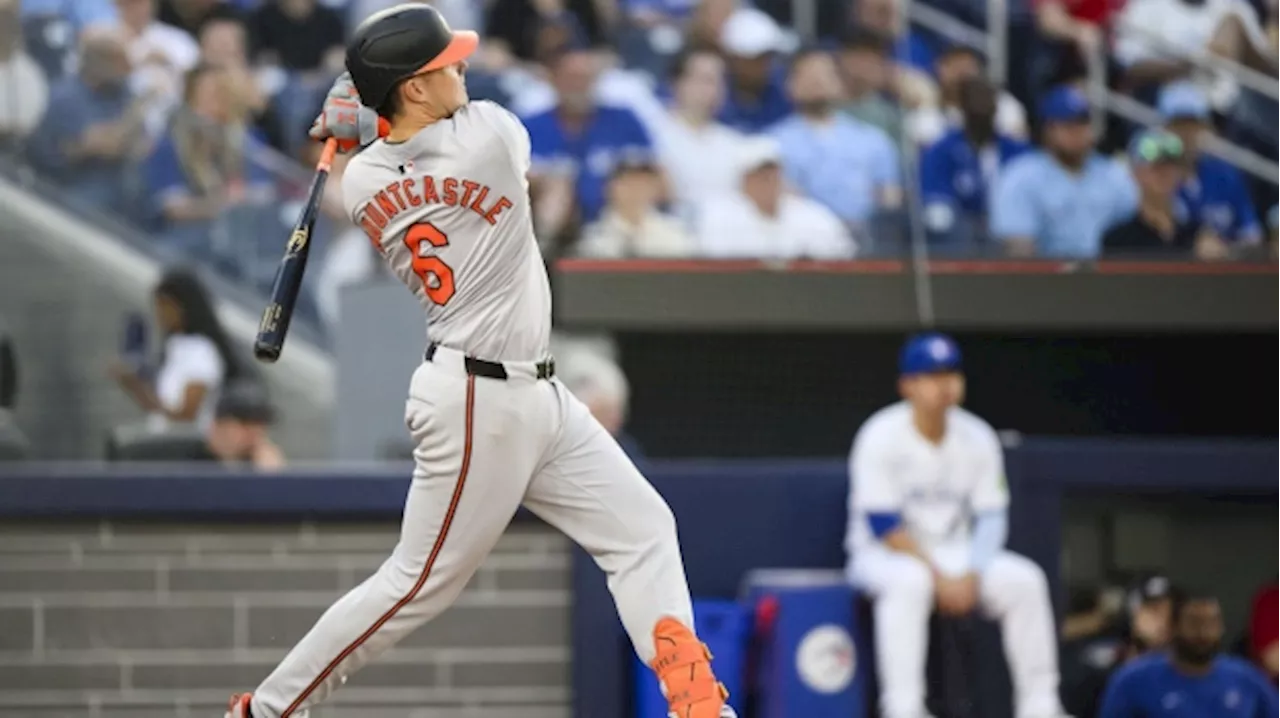 MLB: Orioles rout Blue Jays 10-1