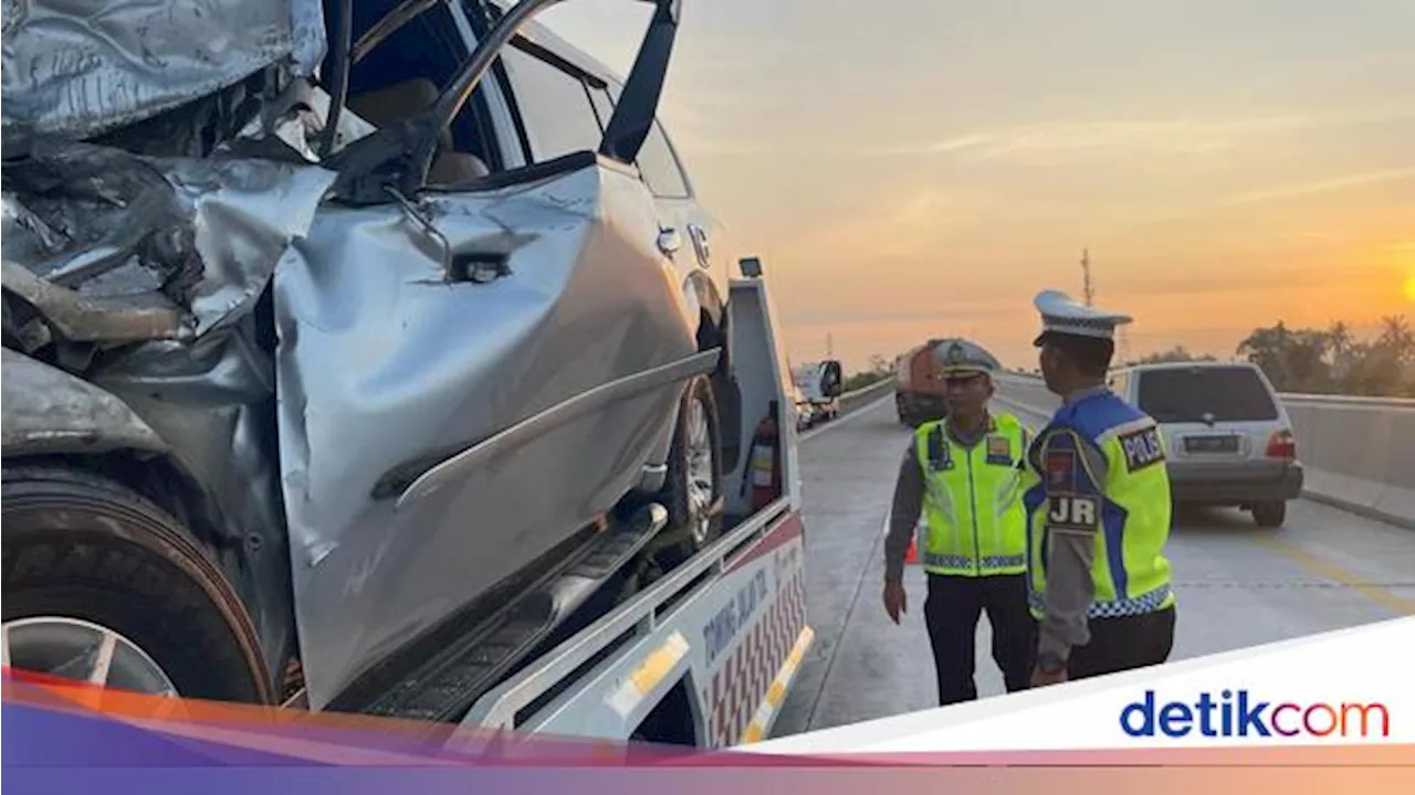 Mobil Pajero Tabrak Truk Tronton di Tol Binjai-Langsa, 5 Tewas-3 Luka