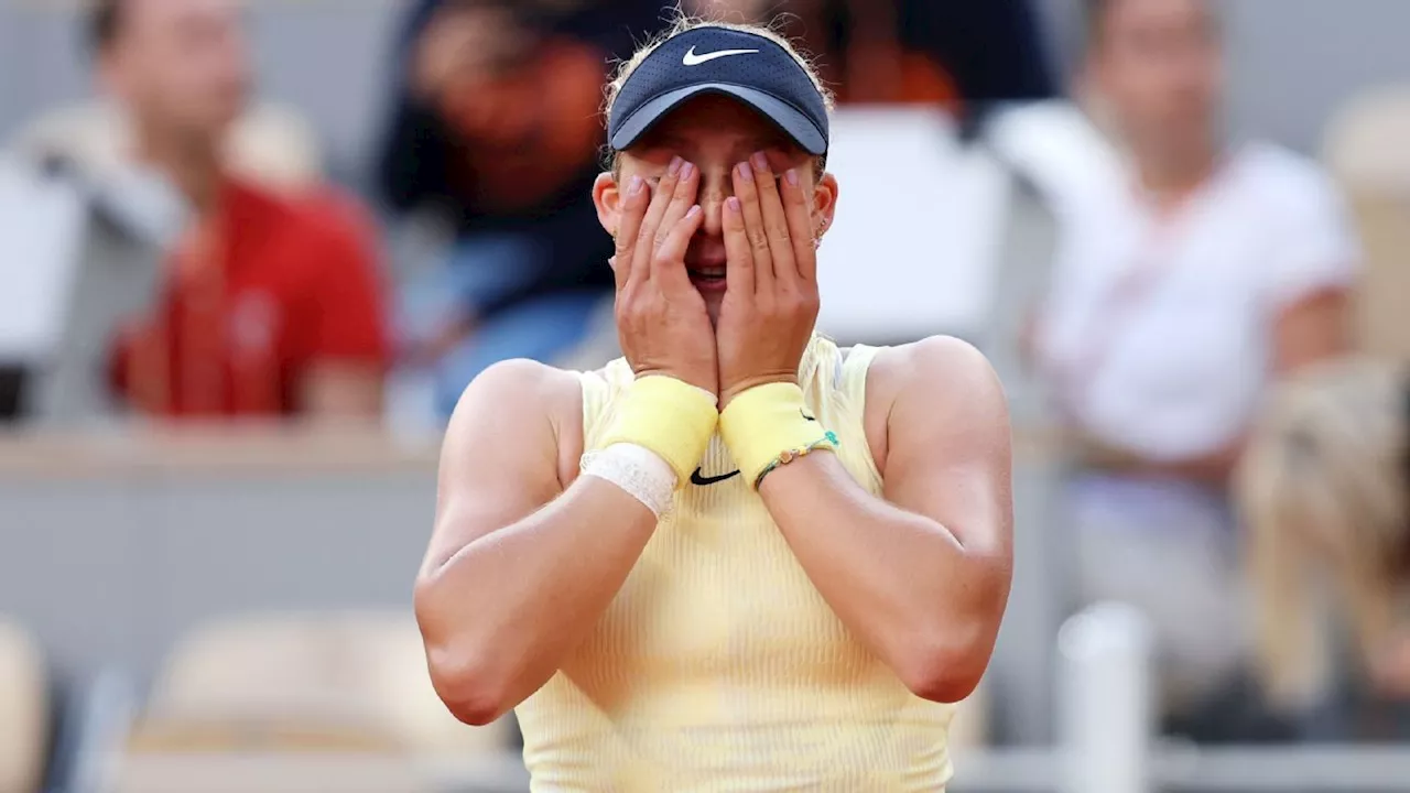 Quem é a tenista de 17 anos que eliminou Sabalenka, nº 2 do mundo, e está na semifinal de Roland Garros