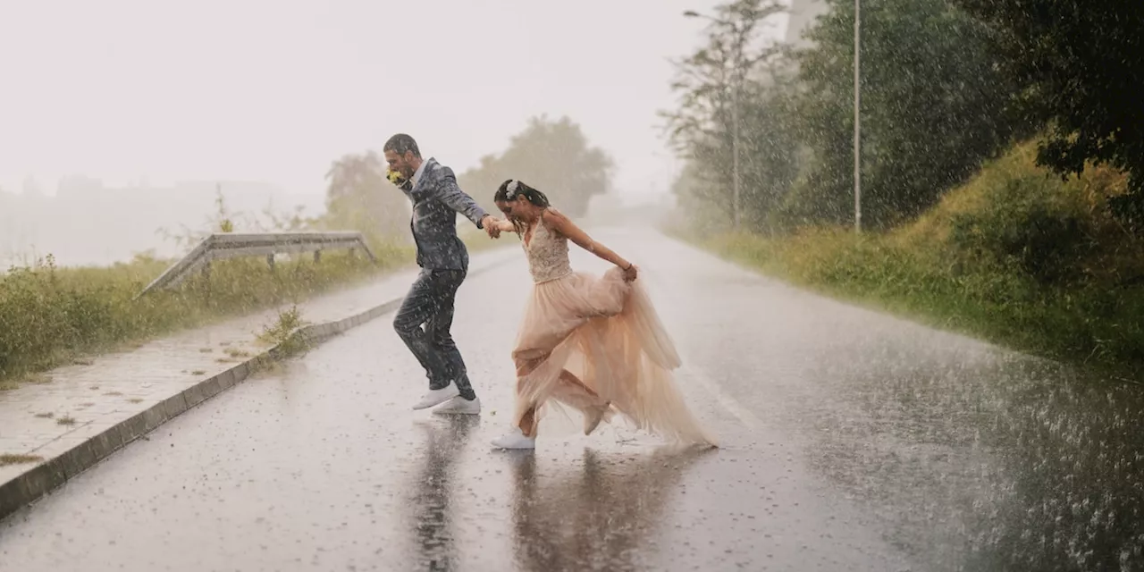 Hochzeit: Leonie und Andreas geben sich das nasseste Jawort des Jahres