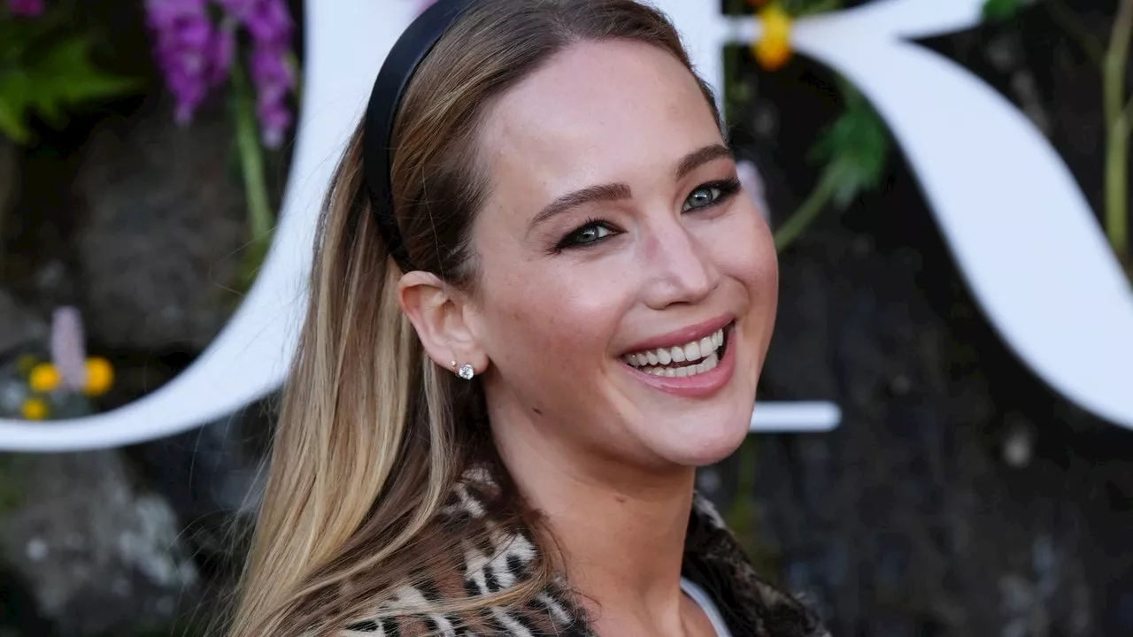 Jennifer Lawrence Looks Kinda Serena Van Der Woodsen in a Leopard Print Coat and Jeans