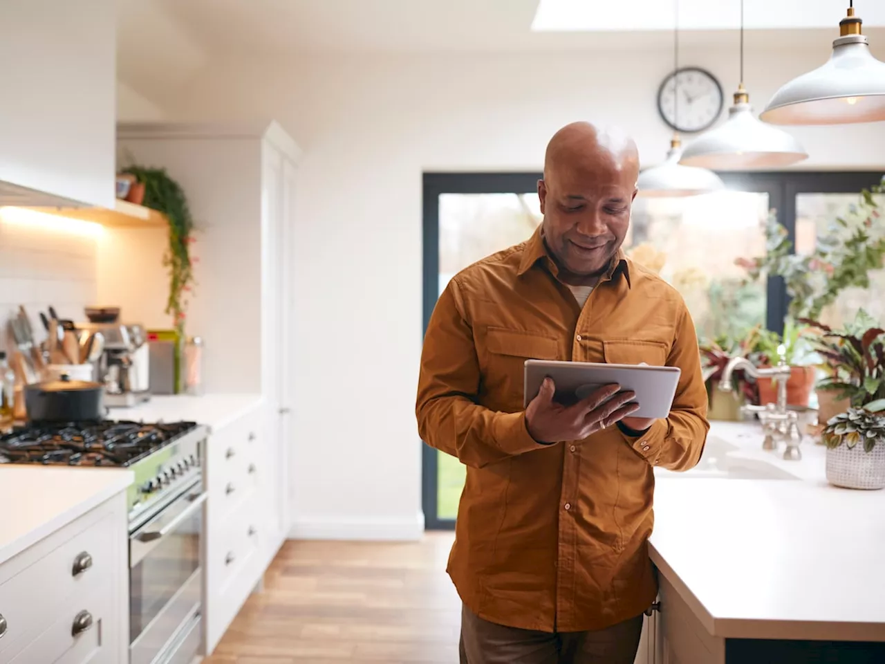 More self-employed Canadians are filing taxes earlier to avoid interest charges