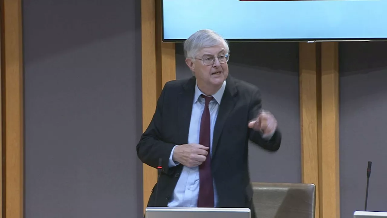 Mark Drakeford launches attack on Labour colleague over Welsh Government school holiday decision