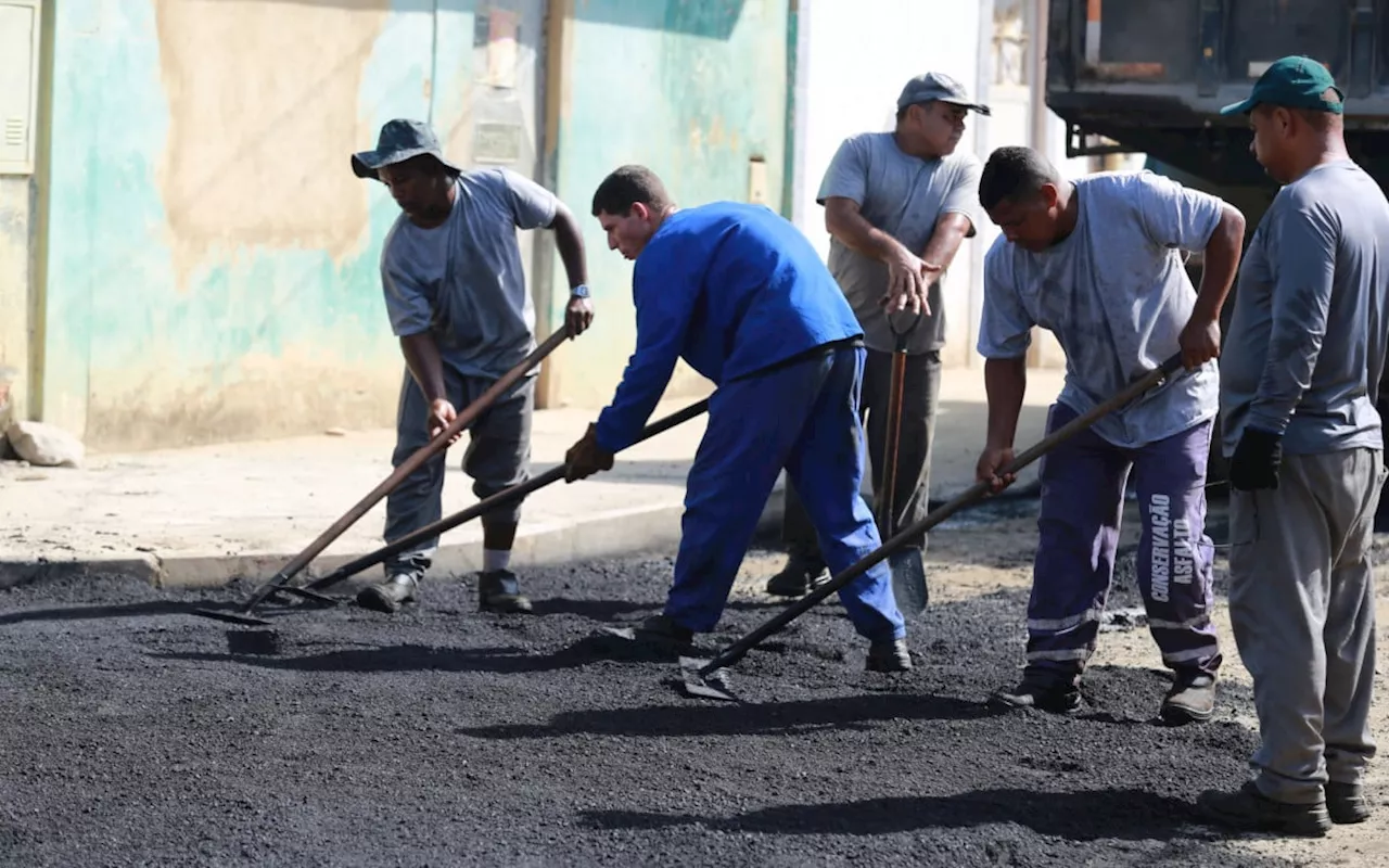 Prefeitura de Belford Roxo continua obras de asfalto no bairro Recantus