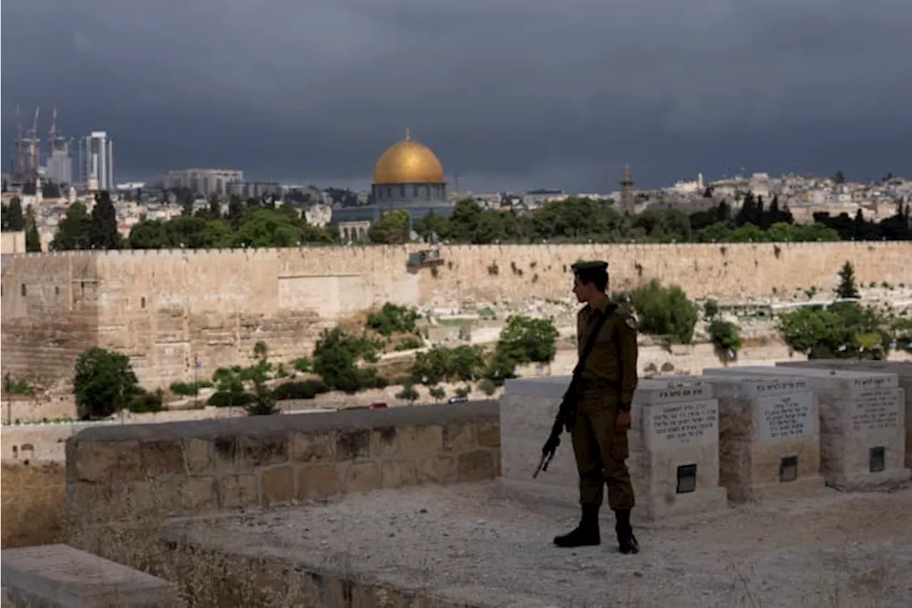 Israeli nationalist march through Palestinian area of Jerusalem is set to proceed despite tensions