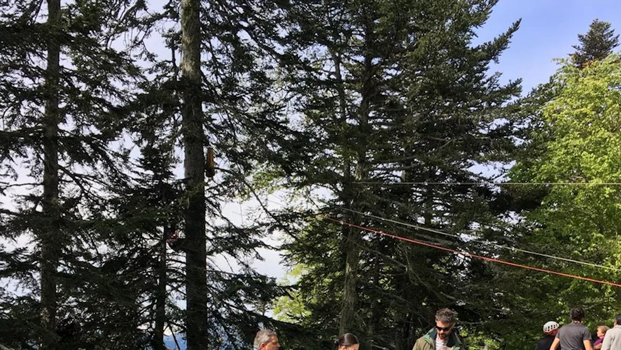 13 fûts d’hydrocarbures sortis du gouffre au pic de l’Escalette