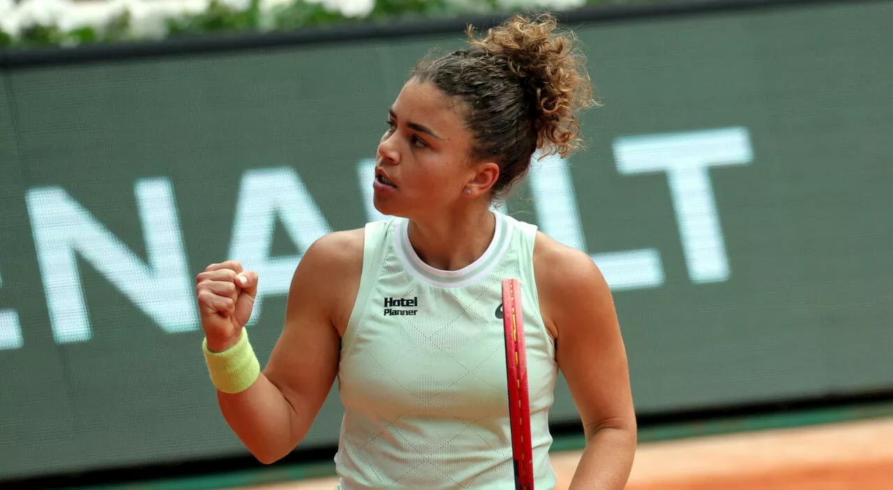 Jasmine Paolini approda in semifinale al Roland Garros: battuta la russa Rybakina in tre set