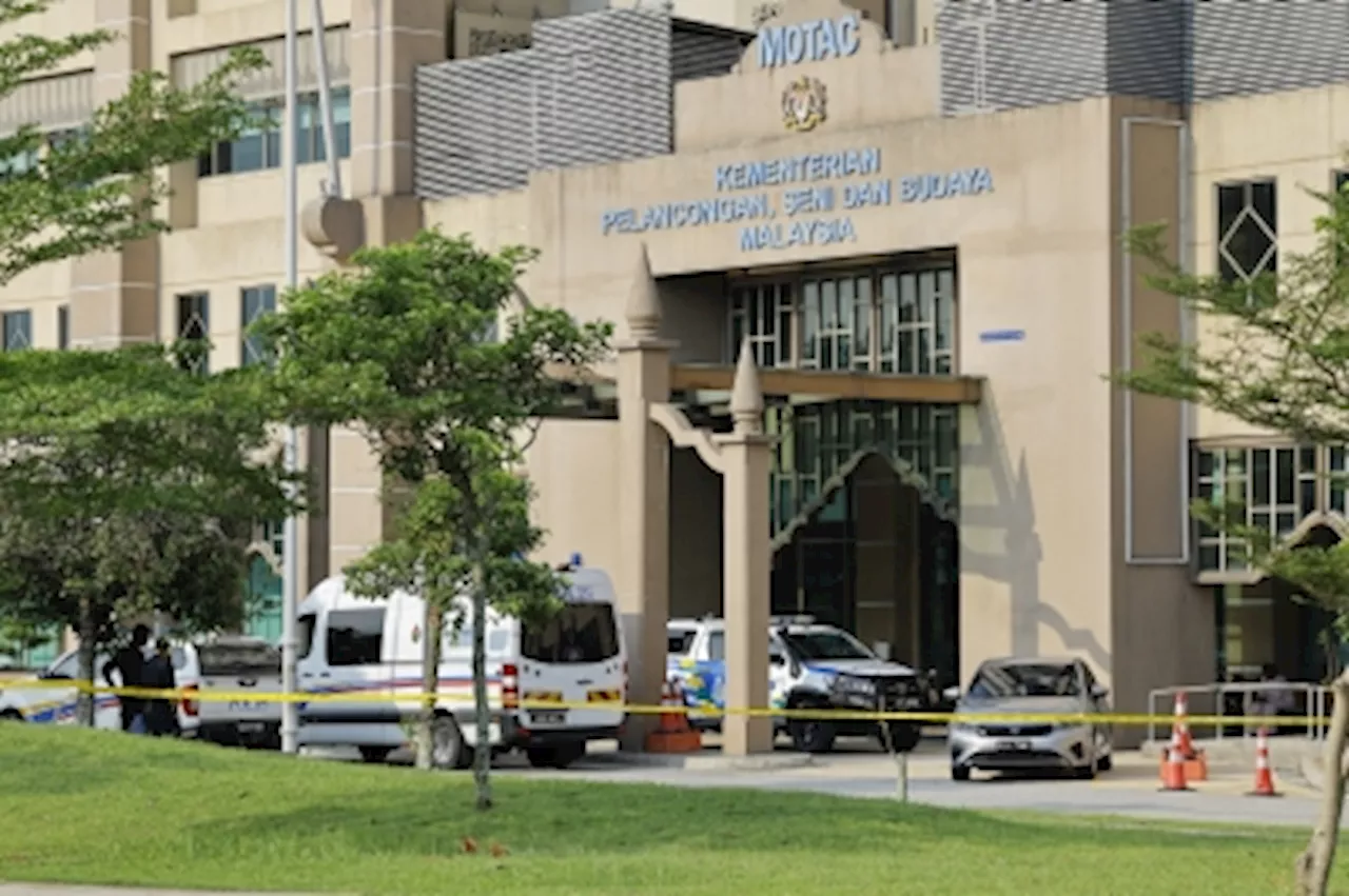 Tourism Ministry HQ cleared out over suspicious package