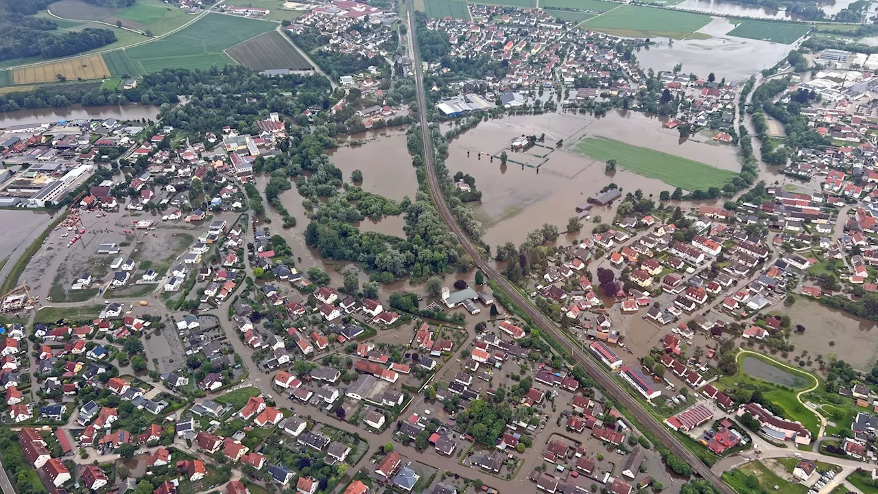 Mehrere Bahnstrecken nach Hochwasser weiter gesperrt