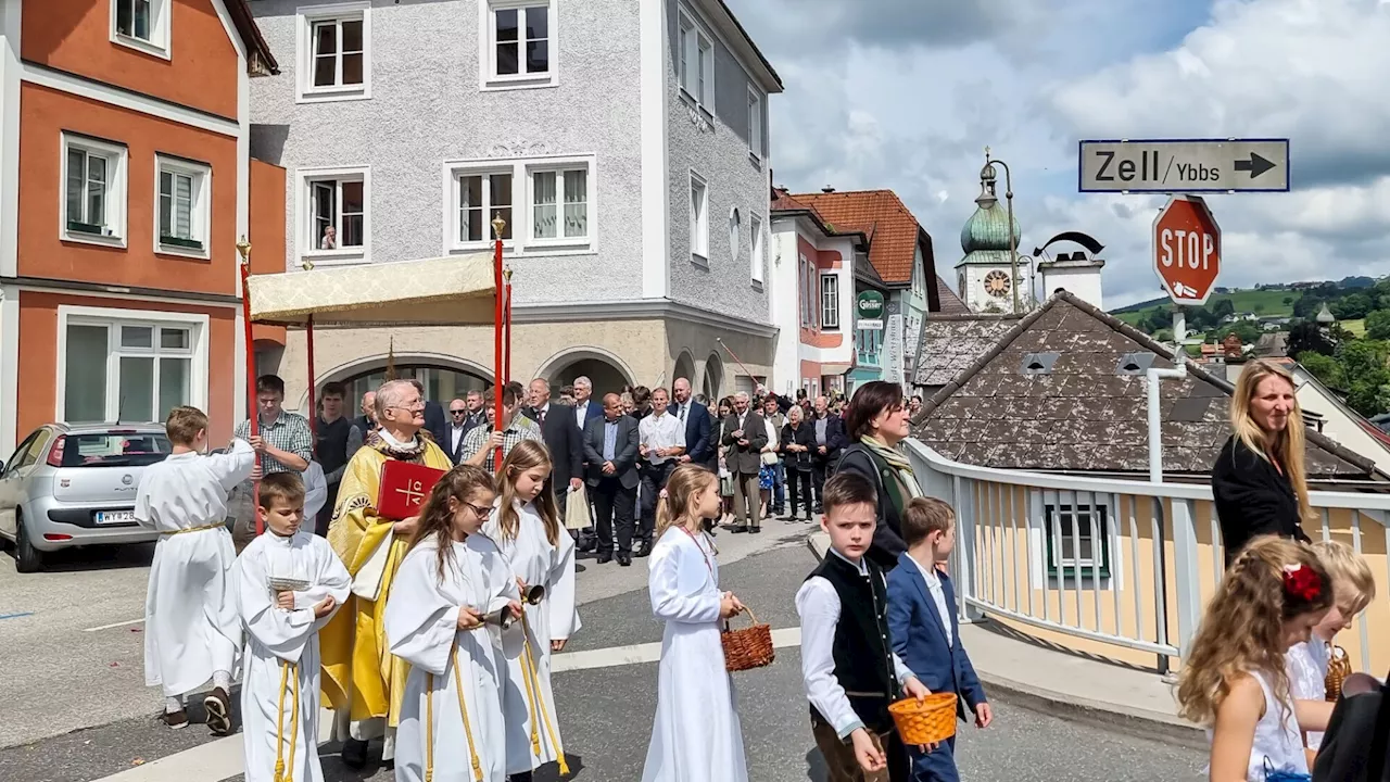 Festliche Fronleichnamsprozession von Waidhofen/Ybbs nach Zell