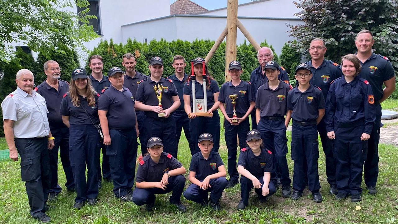 Strasshofer Feuerwehrjugend auf der Siegerstraße