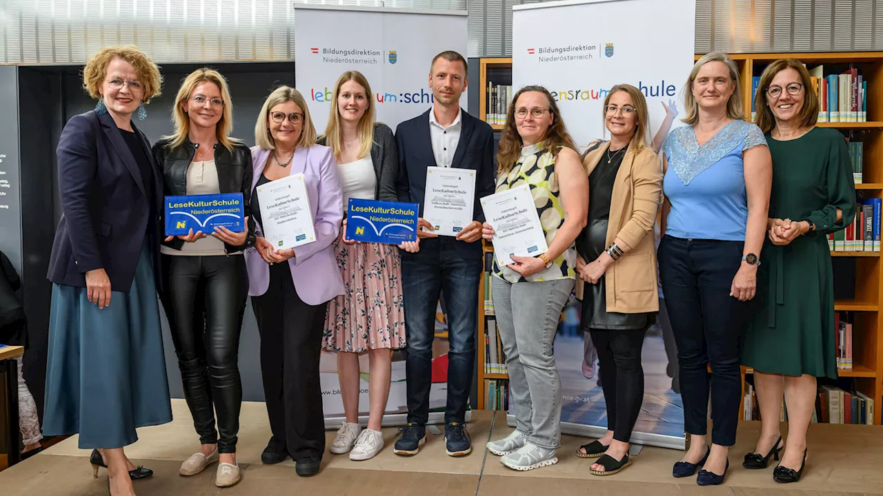 Vier Schulen im Bezirk Amstetten sind nun „LeseKulturSchulen“