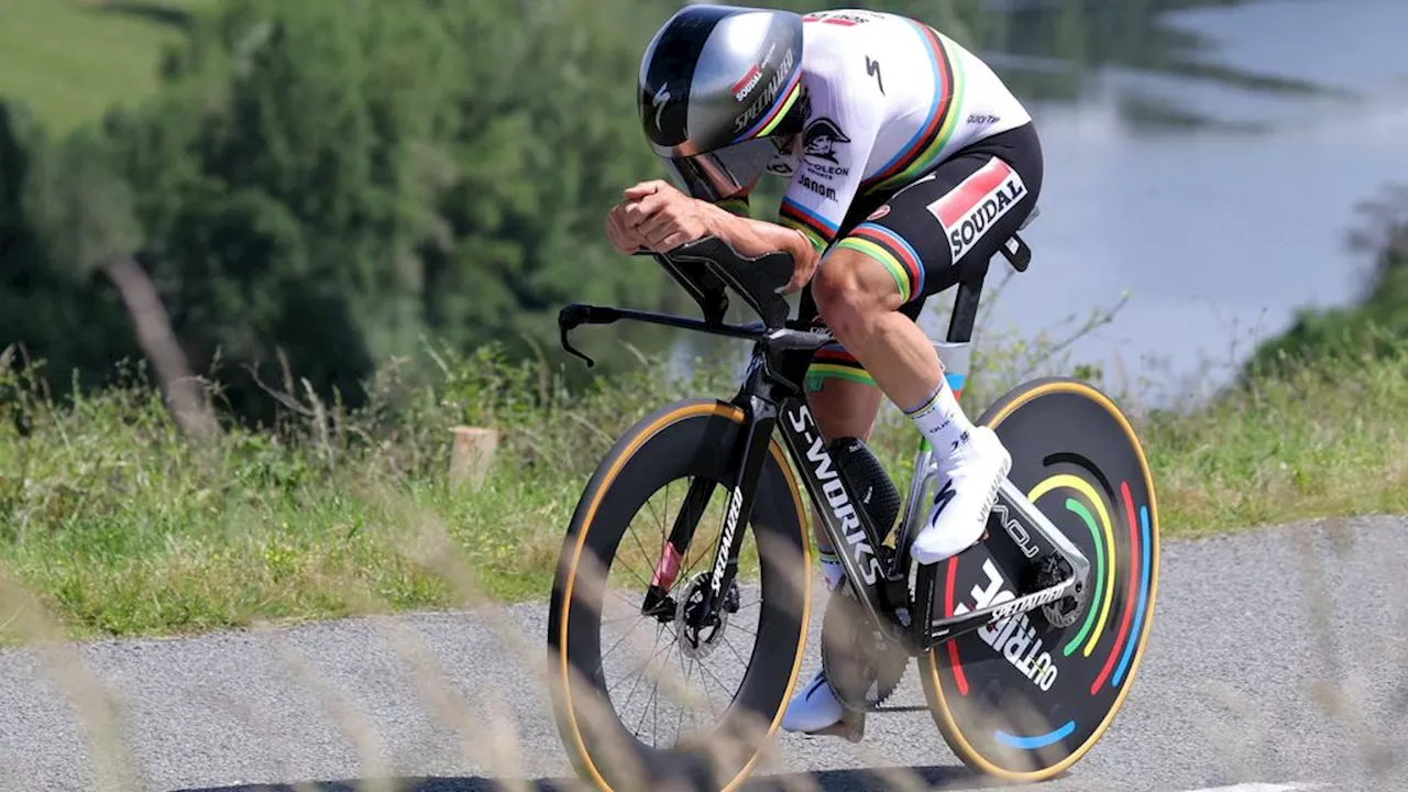 Evenepoel wint tijdrit en pakt ook de gele trui in Dauphiné