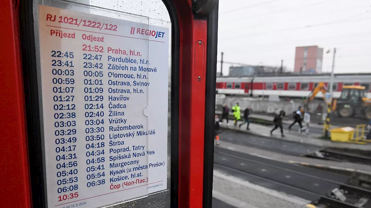 Unglück in Tschechien: Schnellzug kollidiert mit Güterzug