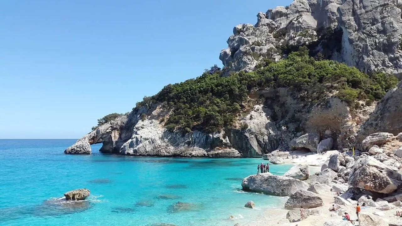 Le top 5 des plus belles plages de Sardaigne, île paradisiaque au sud de la Corse