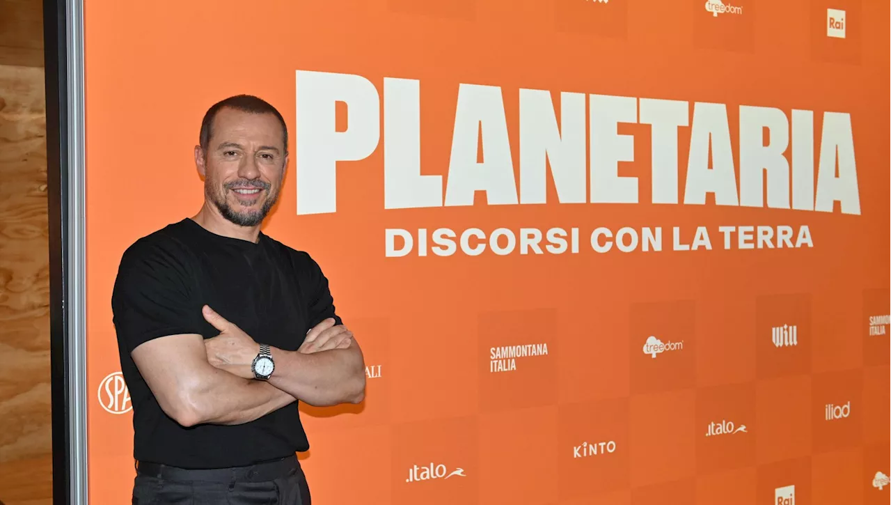 Stefano Accorsi: 'Il teatro per 'sentire' il cambiamento climatico, con l'intelligenza artificiale'