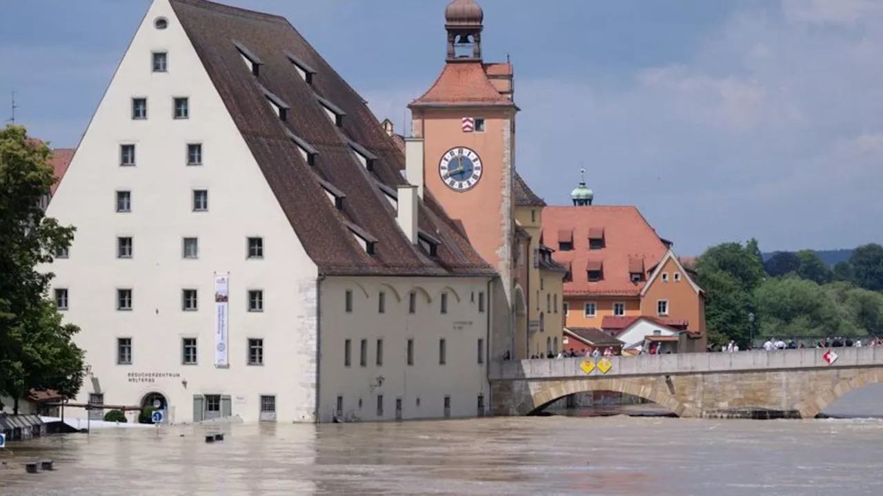 Hochwasser: Bange Hochwasser-Stunden entlang der Donau