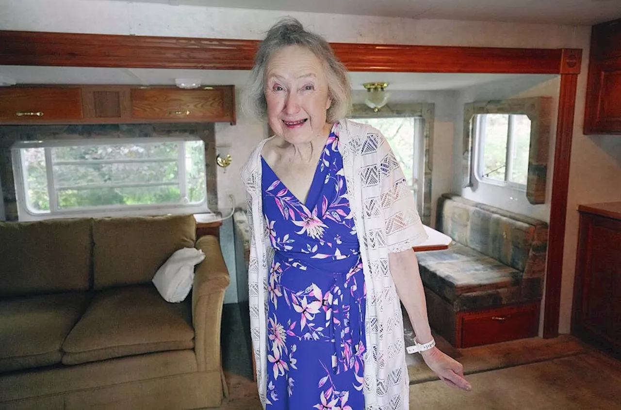 'Home sweet trailer:' Saanich senior whose house was ransacked gets new home, thanks to donors